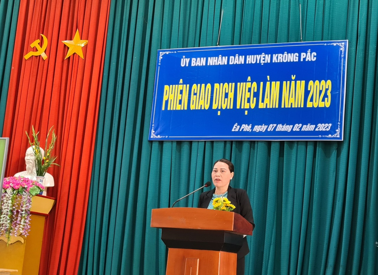 UBND xã Ea Phê phối hợp UBND huyện Krông Pắc tổ chức Phiên giao dịch việc làm năm 2023.